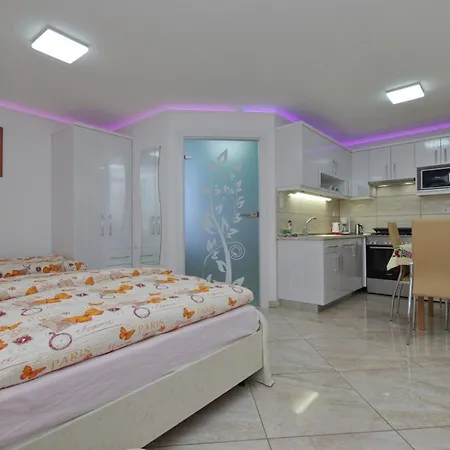 Amalia Apartman Gyula Exterior photo