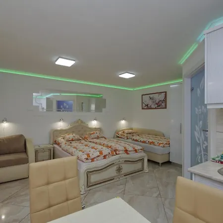 Amalia Apartman Gyula Exterior photo